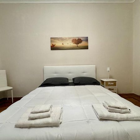 6 Posti Letto Vicino Al Centro Apartman Torino Kültér fotó