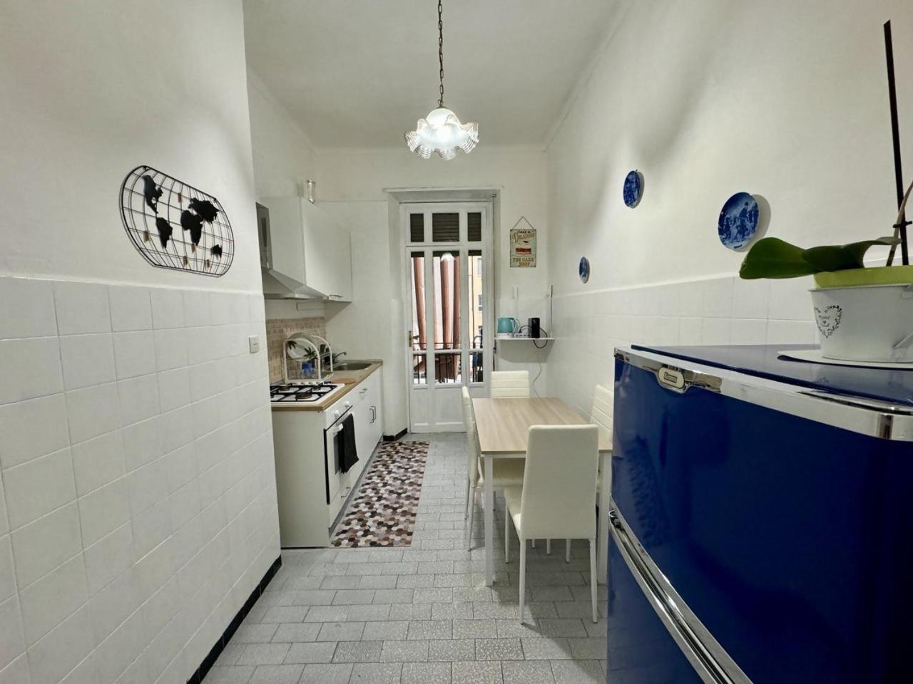 6 Posti Letto Vicino Al Centro Apartman Torino Kültér fotó